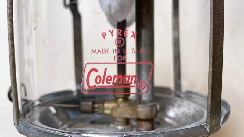 Coleman Double Mantle Gas Lantern, Model 220F — image 3