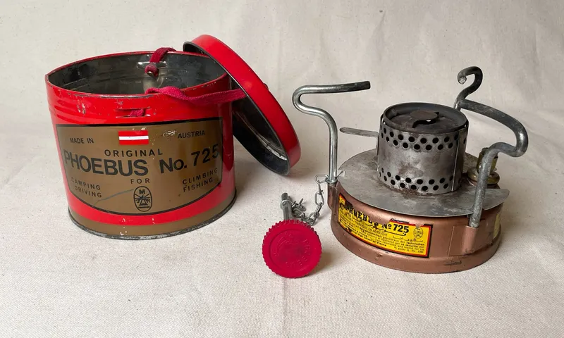 Phoebus No. 725 Gas Camp Stove — image 1