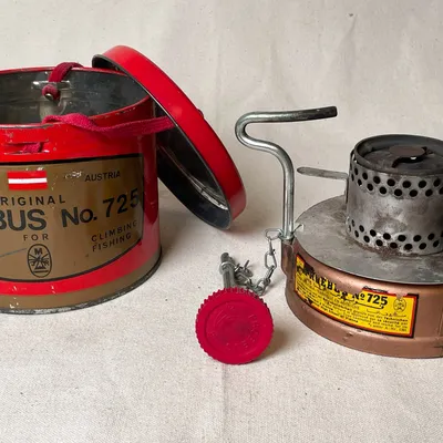 Phoebus No. 725 Gas Camp Stove — image 1
