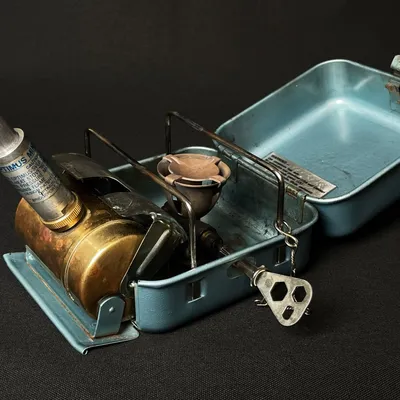 Optimus 8R Self-pressurizing Gas Stove — image 1