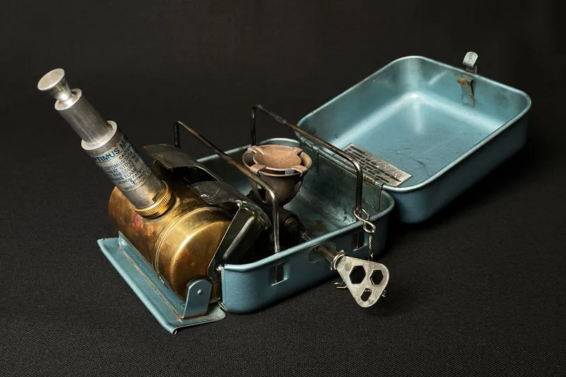 Optimus 8R Self-pressurizing Gas Stove — image 1
