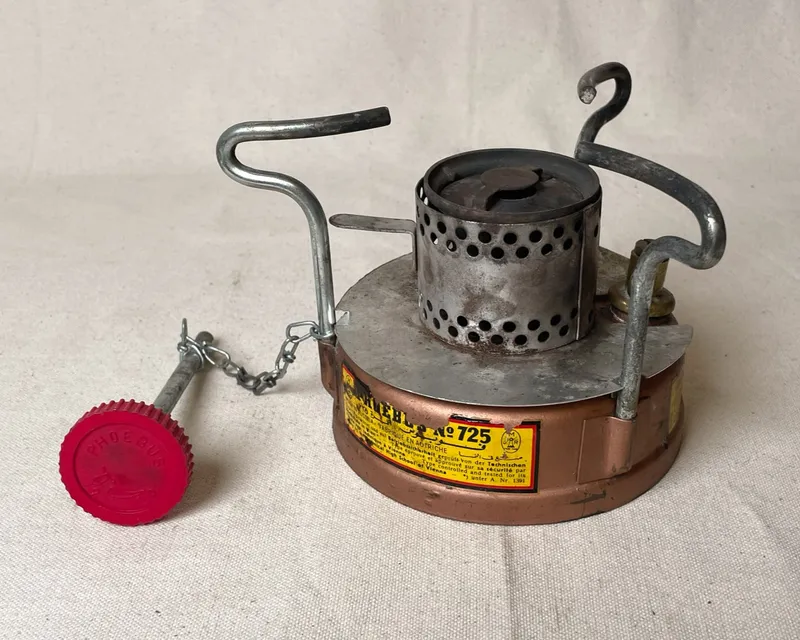 Phoebus No. 725 Gas Camp Stove — image 2