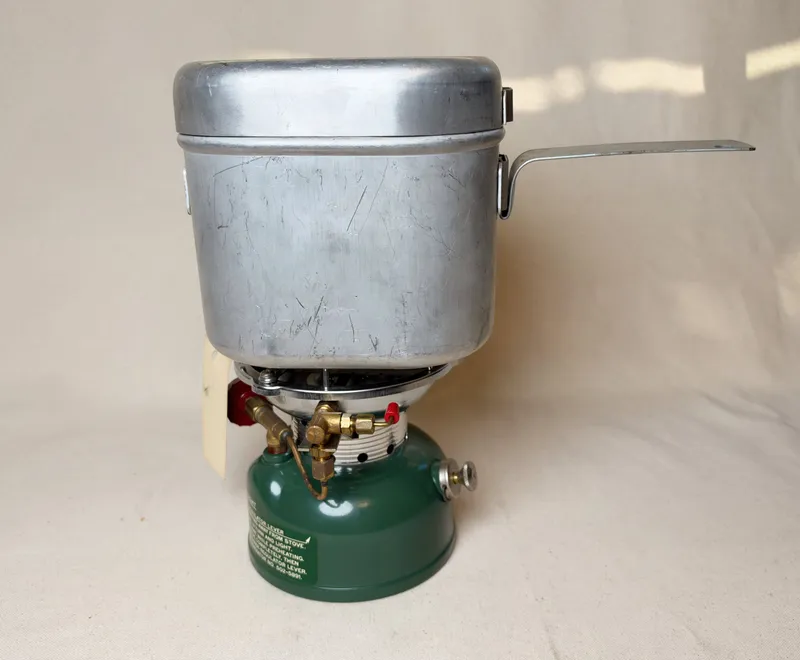 Coleman Single-Burner Camp Stove, Model 502 Sportster — image 3